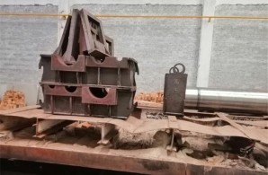 特大型打砂設(shè)備，對(duì)所有特大型金屬件表面打砂清除表面雜質(zhì)